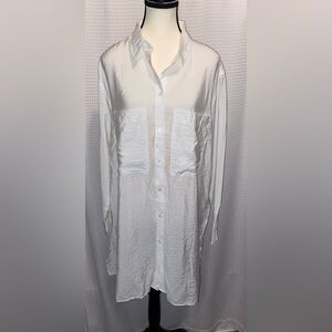 Women’s H&M White oversized‎ buttoned shirt size medium NWT